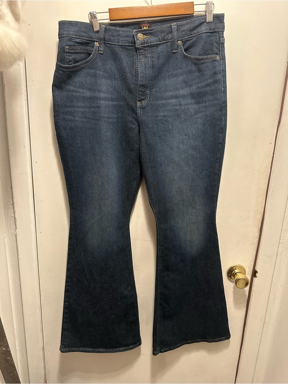 Lee Legendary Mid Rise Flare Jeans Women’s 16 Short Dark Wash 112339762